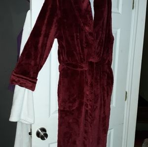 Liz Claiborne Women's fleece robe XL